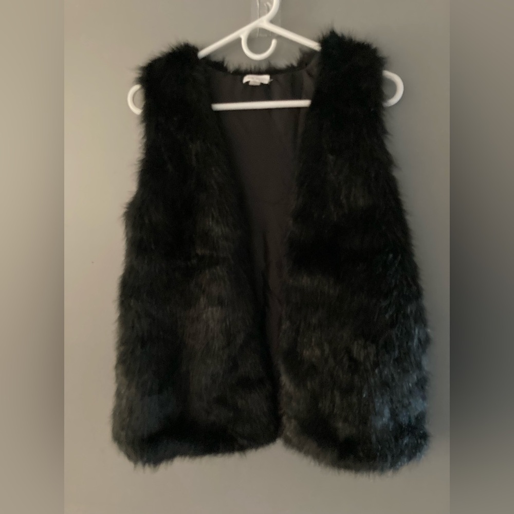 Like New! Decree Faux Fur Vest with Pockets.